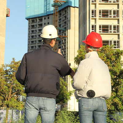 L'air évaporatif a conditionné la longue veste à C.A. de douille d'habillement pour l'été